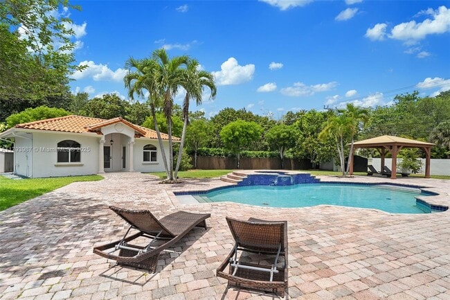 Building Photo - 9400 SW 93rd Ct