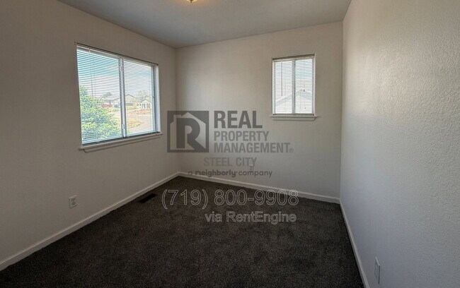 Building Photo - 230 W Elbow Dr