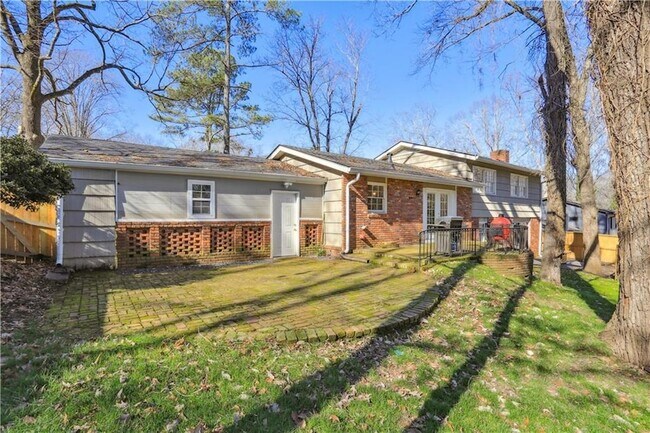 Building Photo - 6555 Williamson Dr NE