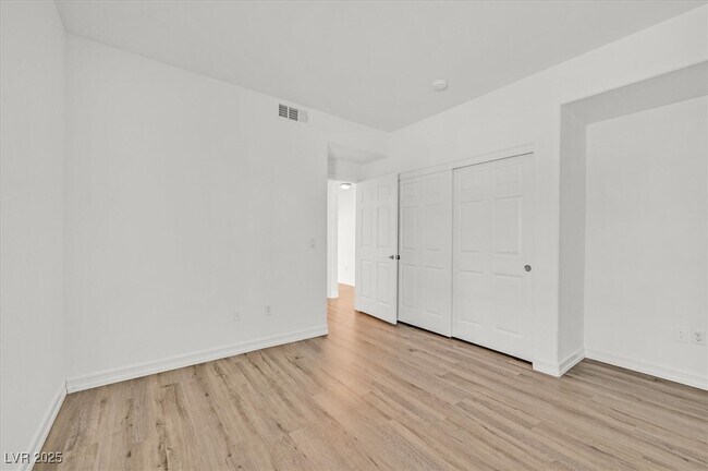 Building Photo - 825 Canterra St
