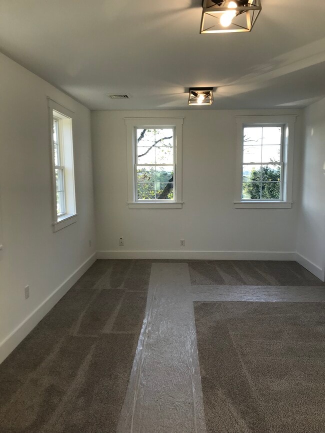 Bedroom - 2074 Creek Hill Rd