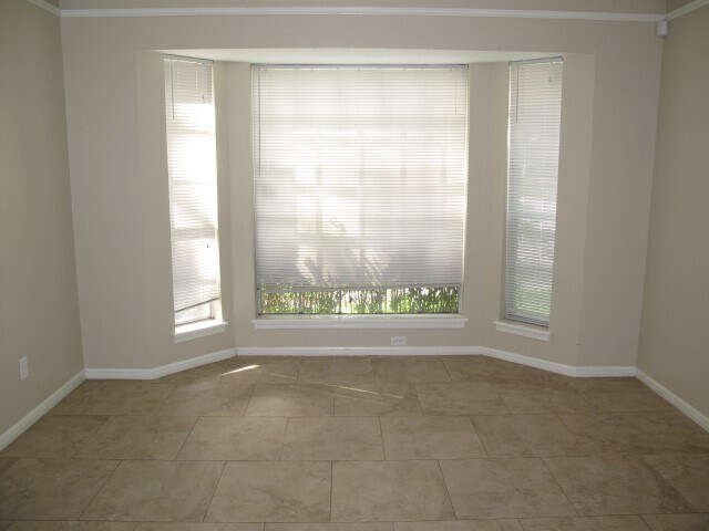 Building Photo - 702 Oder Ln