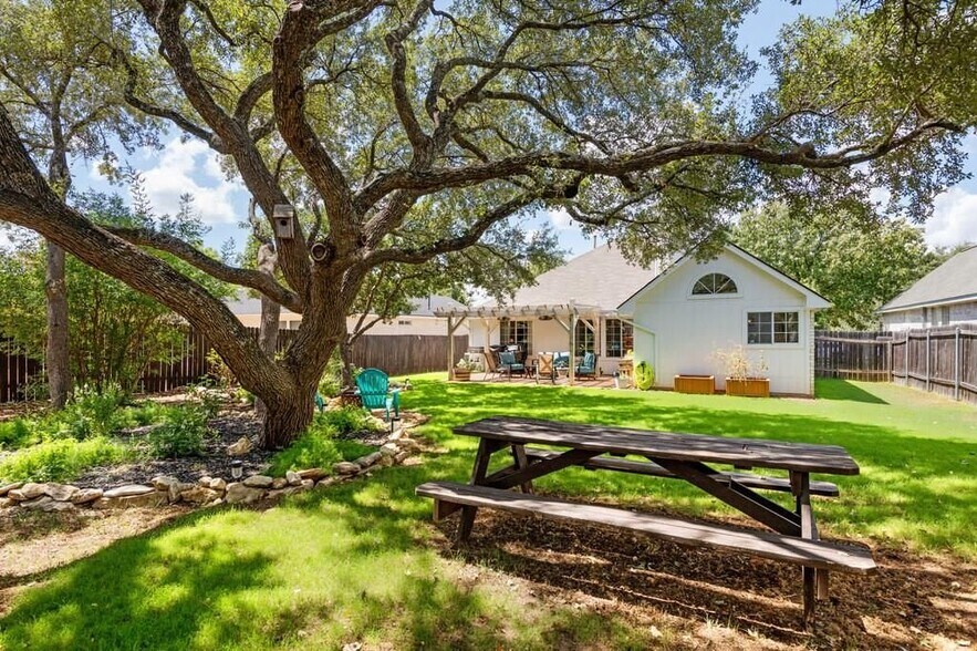 Building Photo - 16303 Lone Wolf Dr