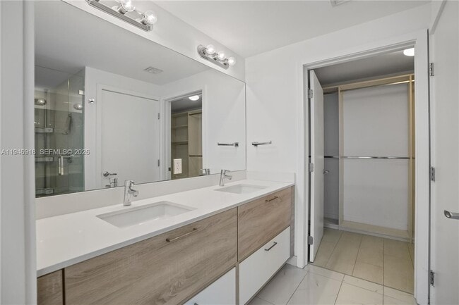 Building Photo - 16385 Biscayne Blvd