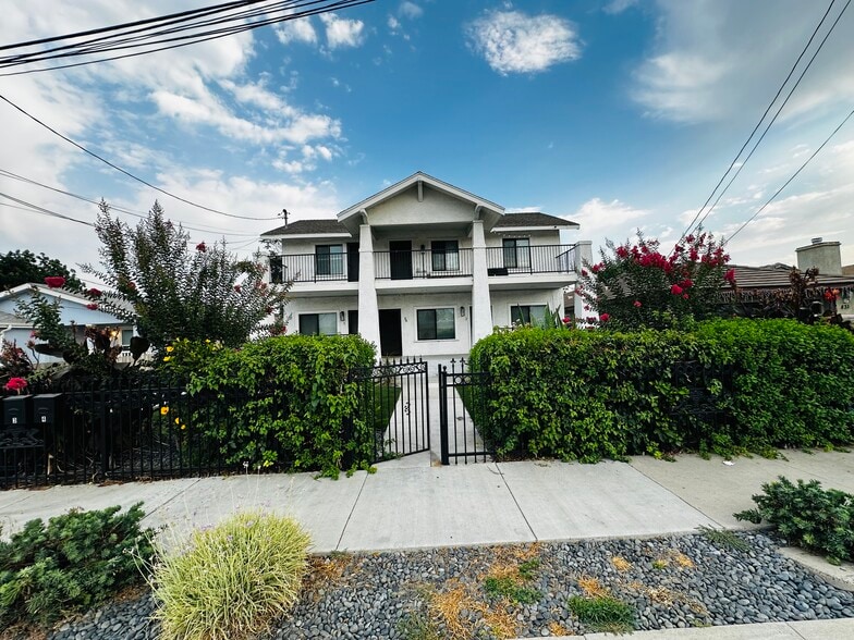 Building Photo - 823 W Orange St