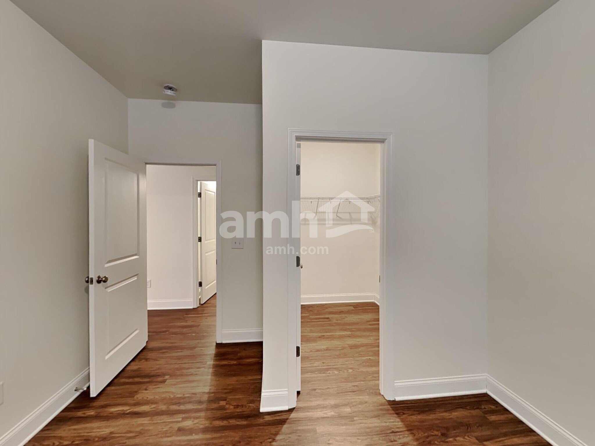 Building Photo - 898 Carnaby Ln