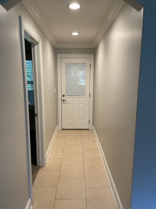 Building Photo - 146 Lower Hillside Dr