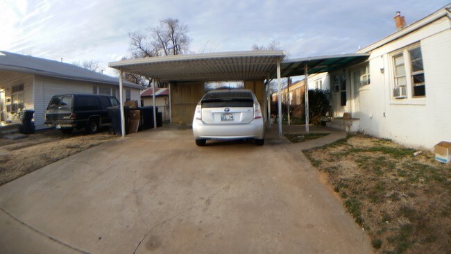 Primary Photo - 1201 N Villa Ave