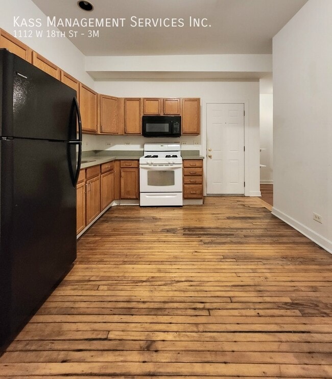 Building Photo - 1112 W 18th St