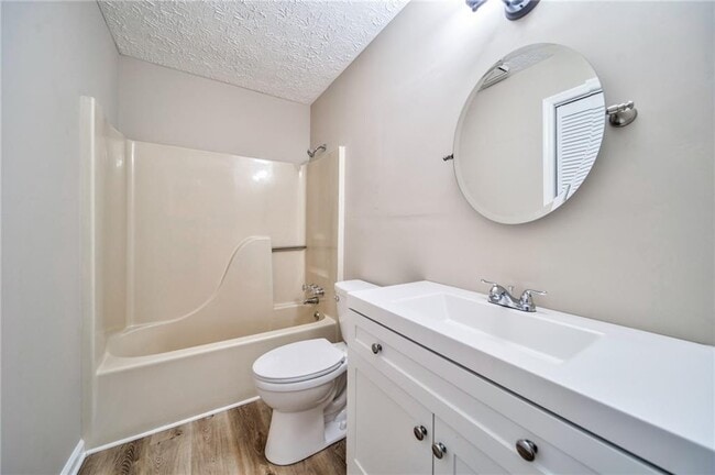 Building Photo - 216 Cedar Valley Ct