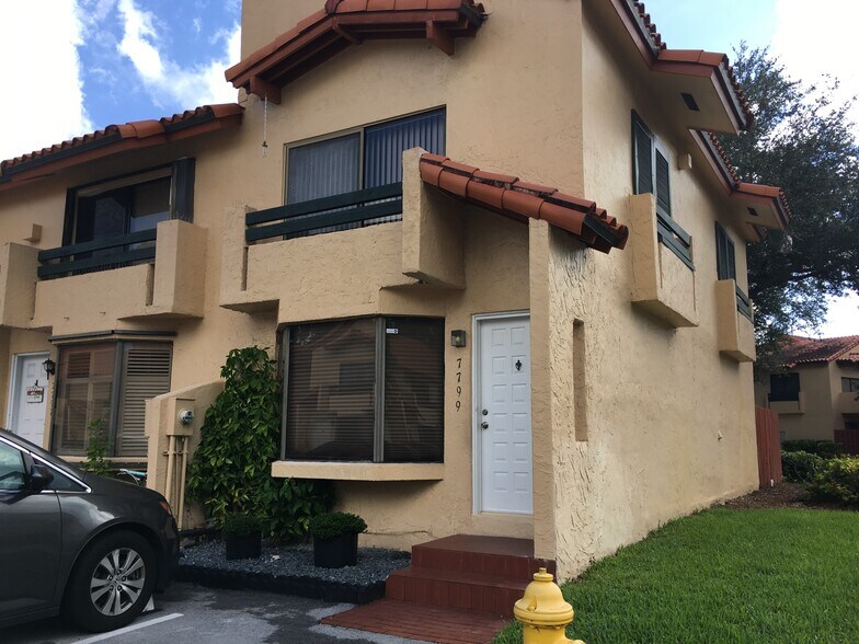 Building Photo - 7799 SW 102nd Ln
