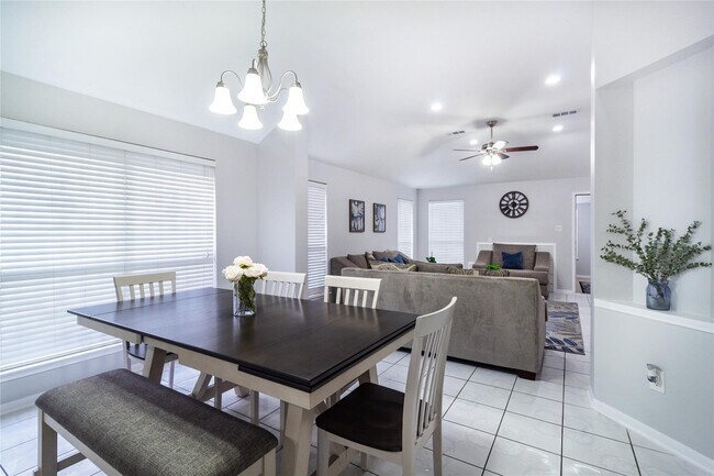 Building Photo - 13414 Creek Springs Dr