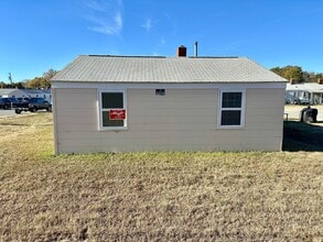 Building Photo - 277 Whitgreen St