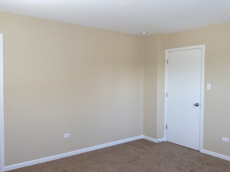 Building Photo - 5301 Sunmeadow Dr