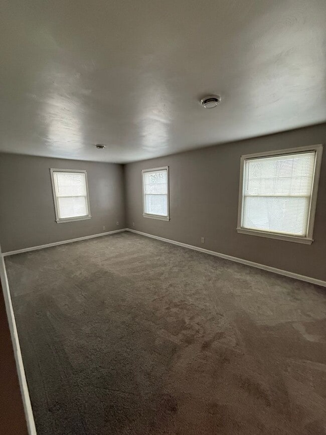 Building Photo - 5111-5113 Allen Drive