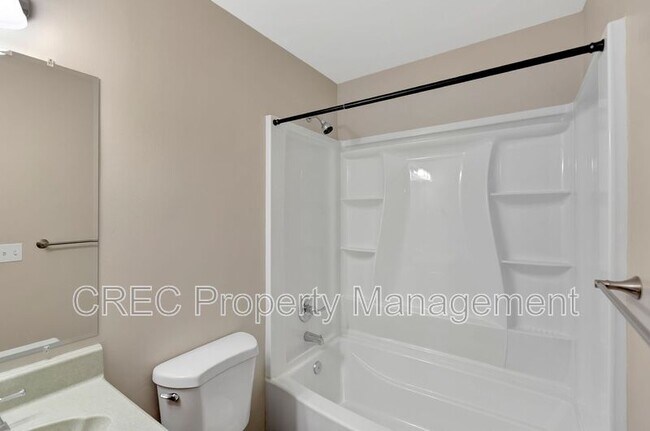 Building Photo - 700 Cluster Pines Rd