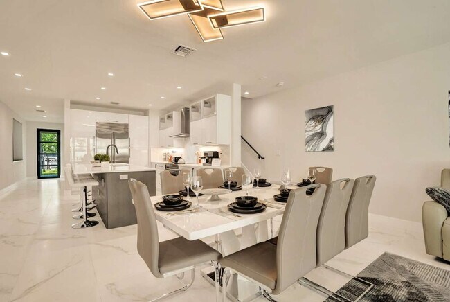 Building Photo - 1111 E Las Olas Blvd