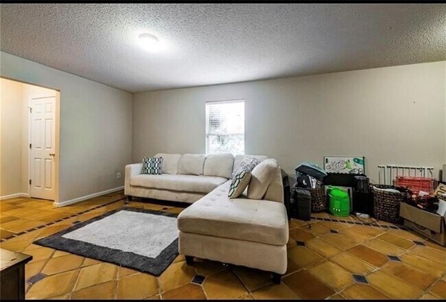 Building Photo - 2807 Crest Ridge Way SW