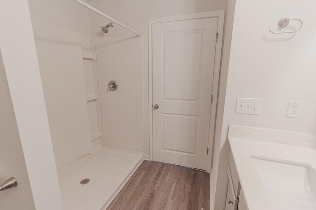 Building Photo - 591 Mossbank Loop