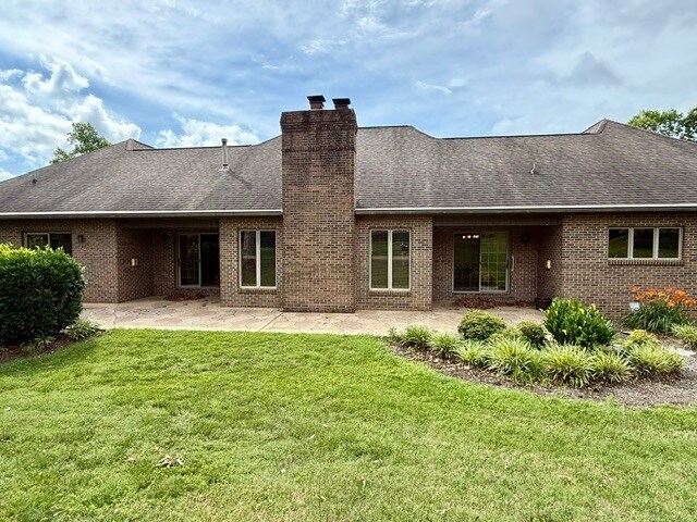 Building Photo - 590 Wedgwood Dr