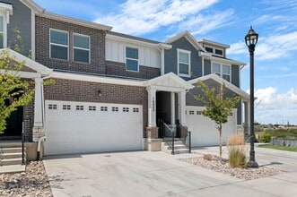 Building Photo - 16042 S Bodmin Way
