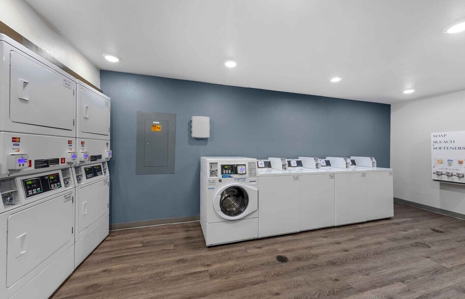 Building Photo - Furnished Studio-Birmingham - Bessemer
