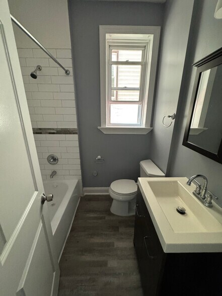 Building Photo - 662 Avenue A