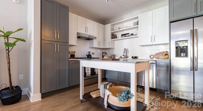 Building Photo - 6408 Providence Farm Ln