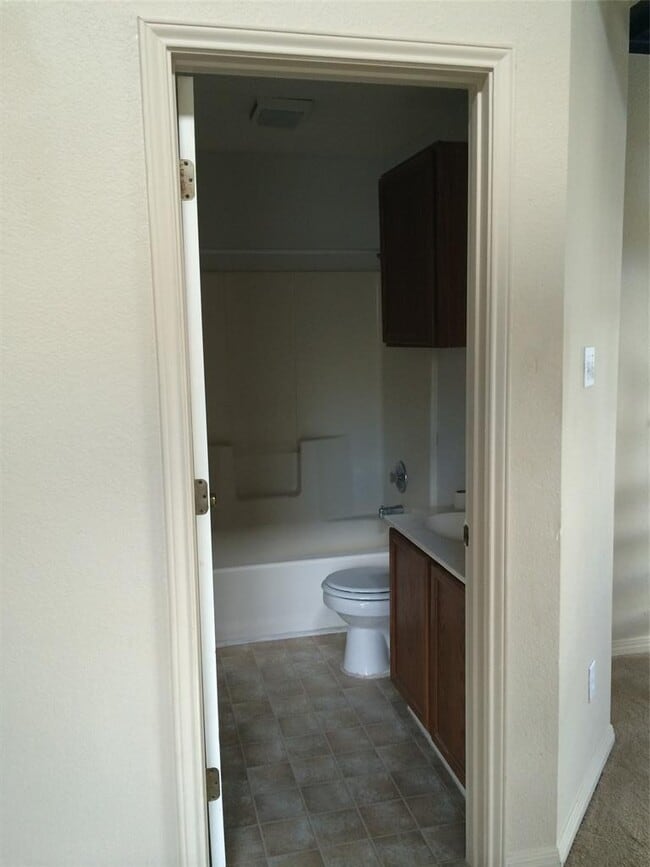 Building Photo - 3003 Whisper Oaks Ln