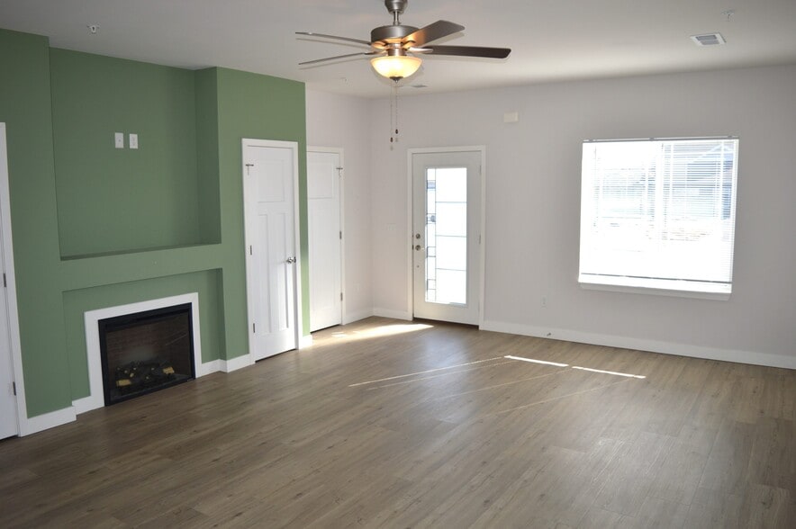 Building Photo - 4940 Innovation Dr