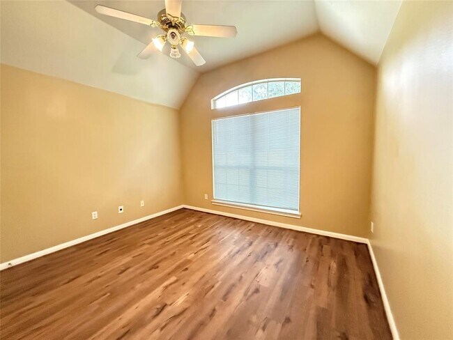 Building Photo - 11115 Creekline Green Ct