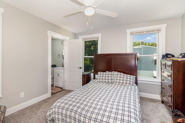 Building Photo - 8 Carneal St