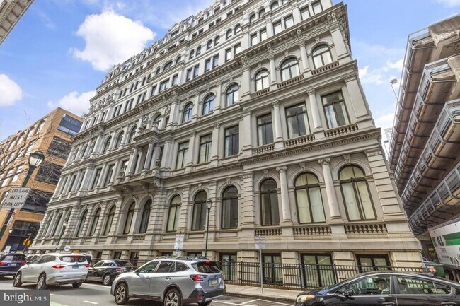 Building Photo - 1001 Chestnut St