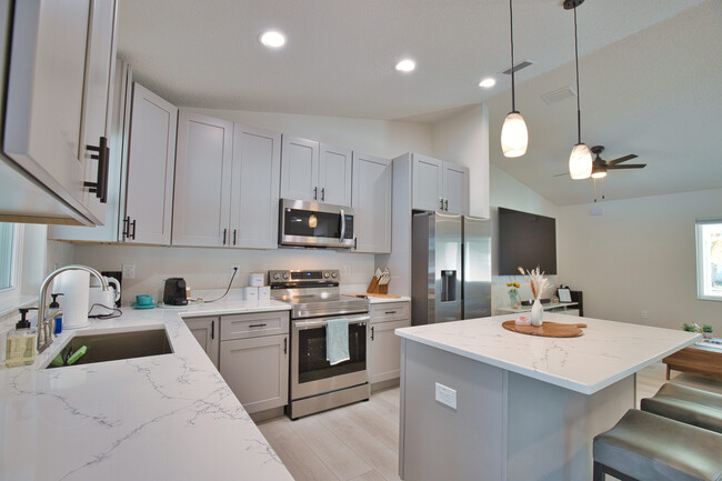 Building Photo - 3887 Hawkeye Cir