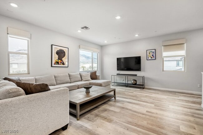 Building Photo - 342 American Dipper St