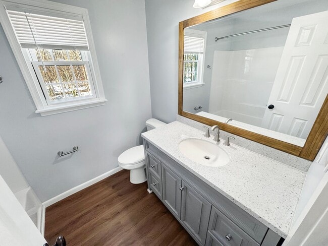 Building Photo - Modern 3 Bedroom Home in Ashland