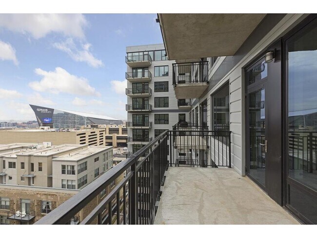 Building Photo - 740 Portland Ave