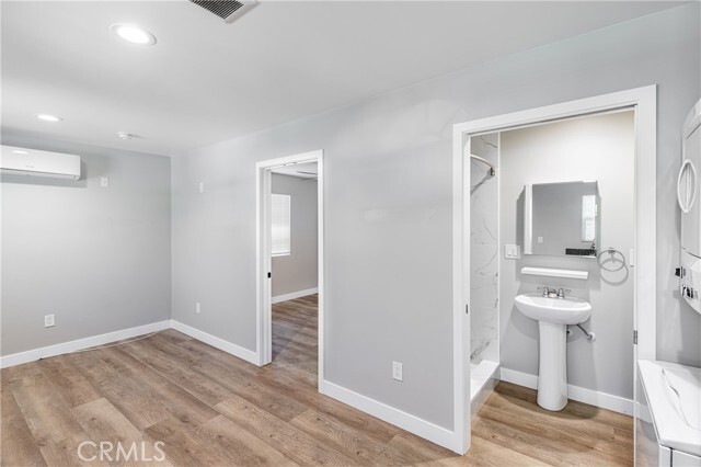 Building Photo - 16440 Donmetz St