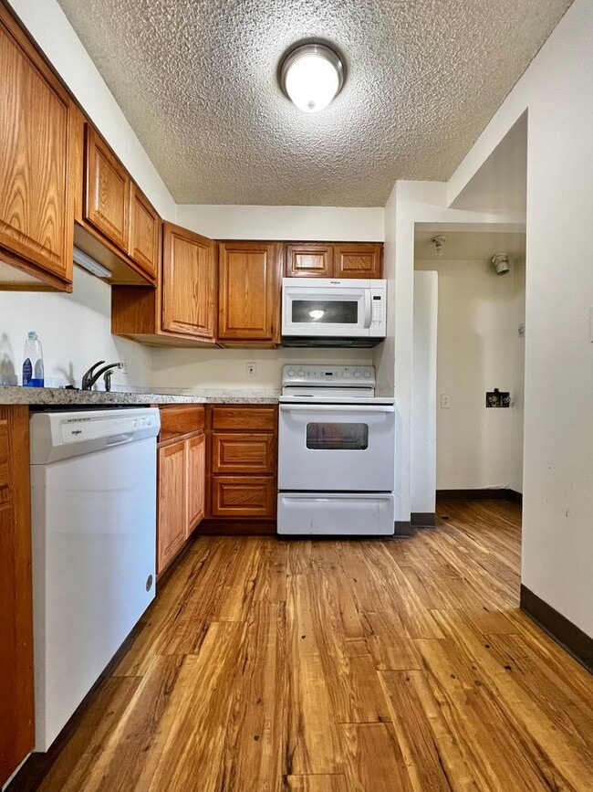 Building Photo - Dartmouth129 (KC-AM)