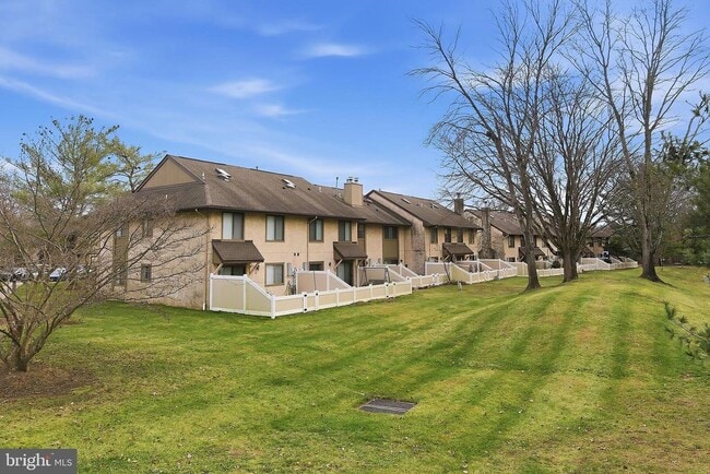 Building Photo - 60 Hampshire Dr