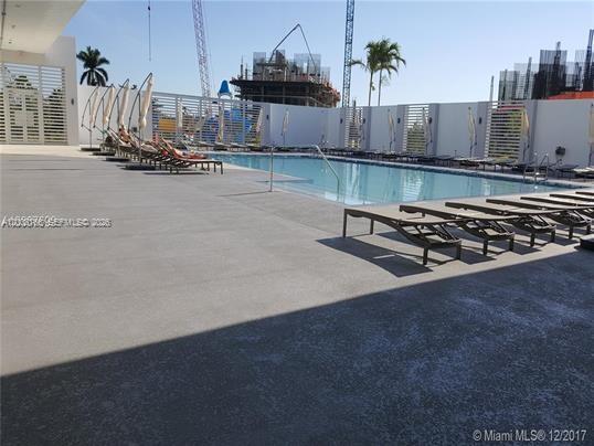 Building Photo - 14951 Royal Oaks Ln