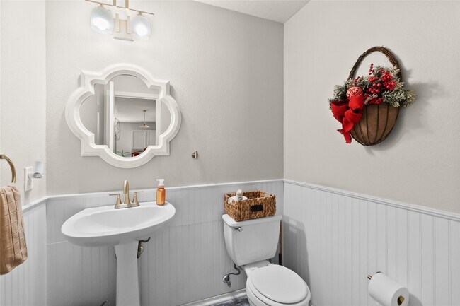 Building Photo - 615 Ashlen Dr