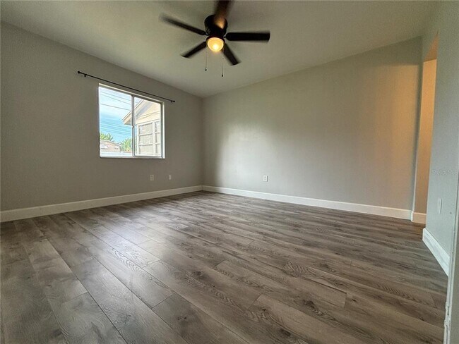 Building Photo - 2300 Bancroft Cir S