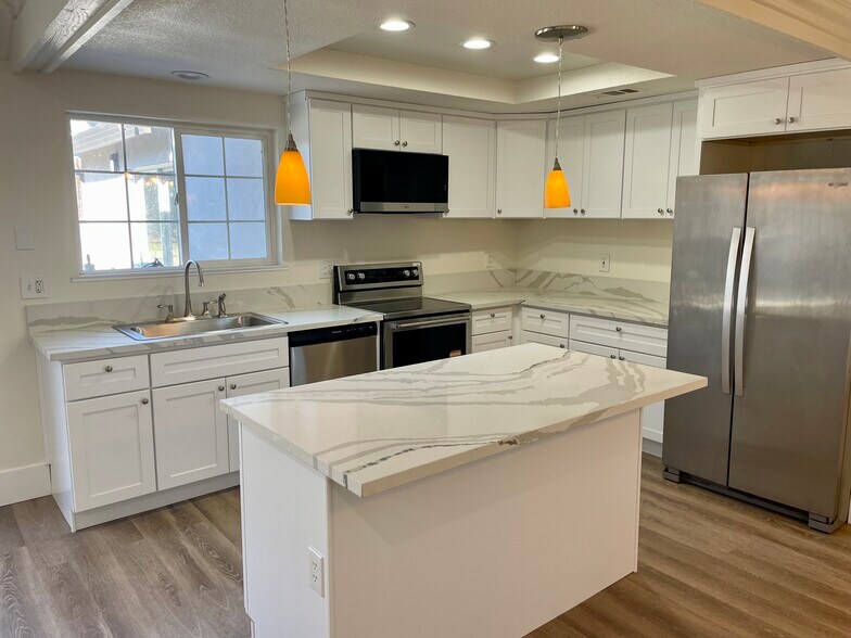 Building Photo - 6034 Centurion Cir