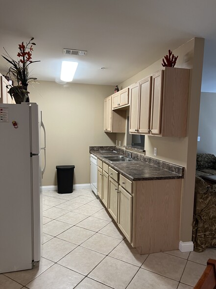 Building Photo - 1517 Regency Rd