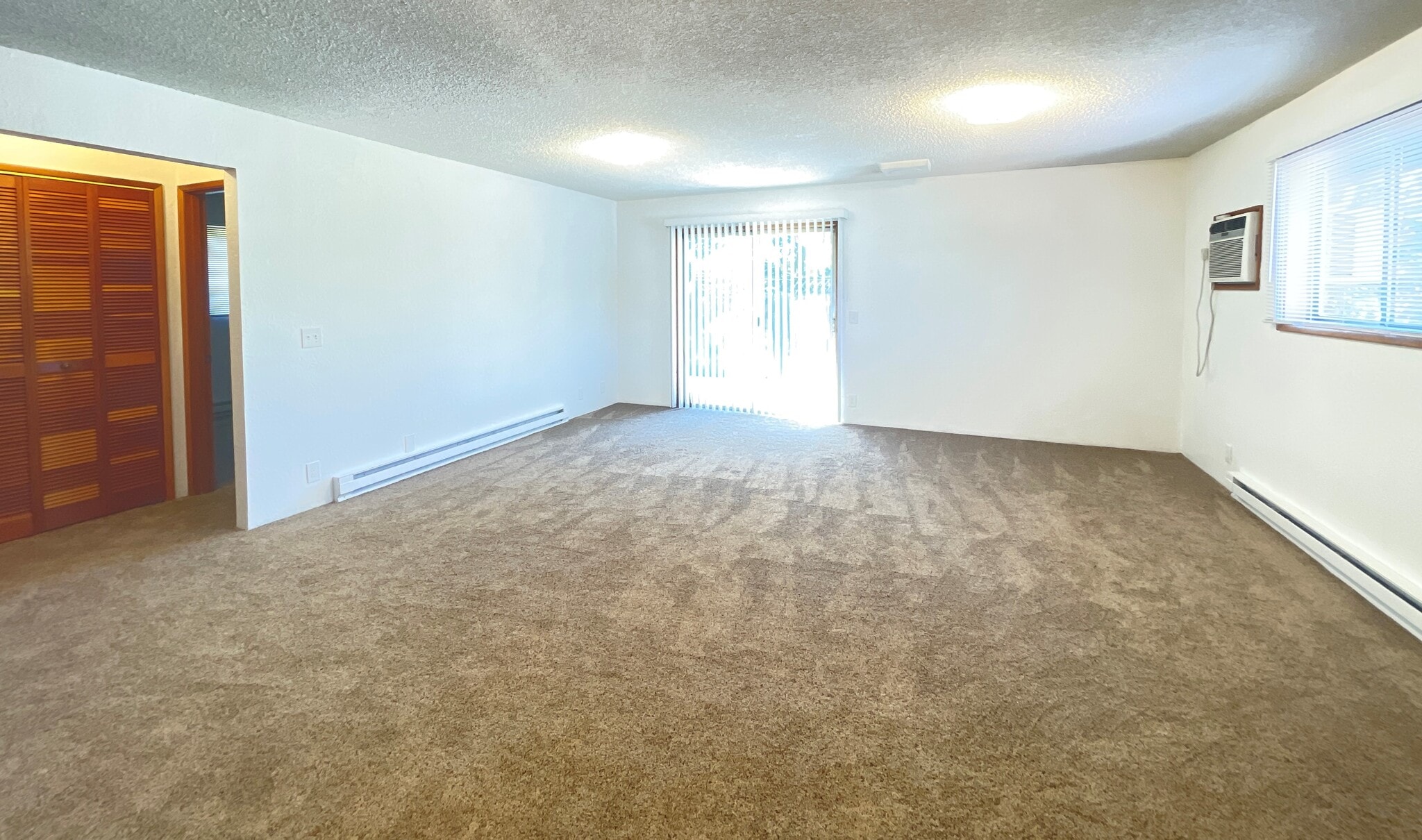 Building Photo - 703 Easy St