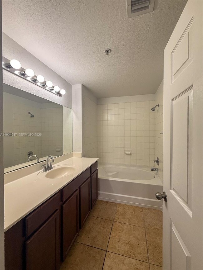 Building Photo - 8899 NW 107 Ct