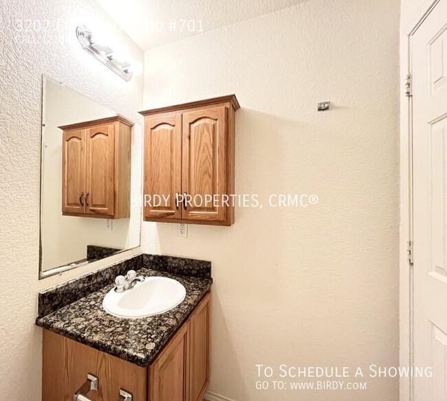 Building Photo - "Spacious 3-Bed Condo with 2.5 Baths in Pr...