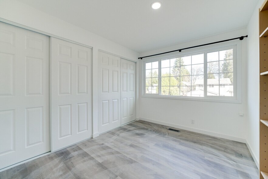 Building Photo - 12225 105th Ave NE