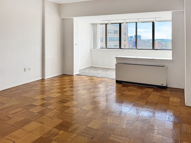 Building Photo - 6 Whittier Pl